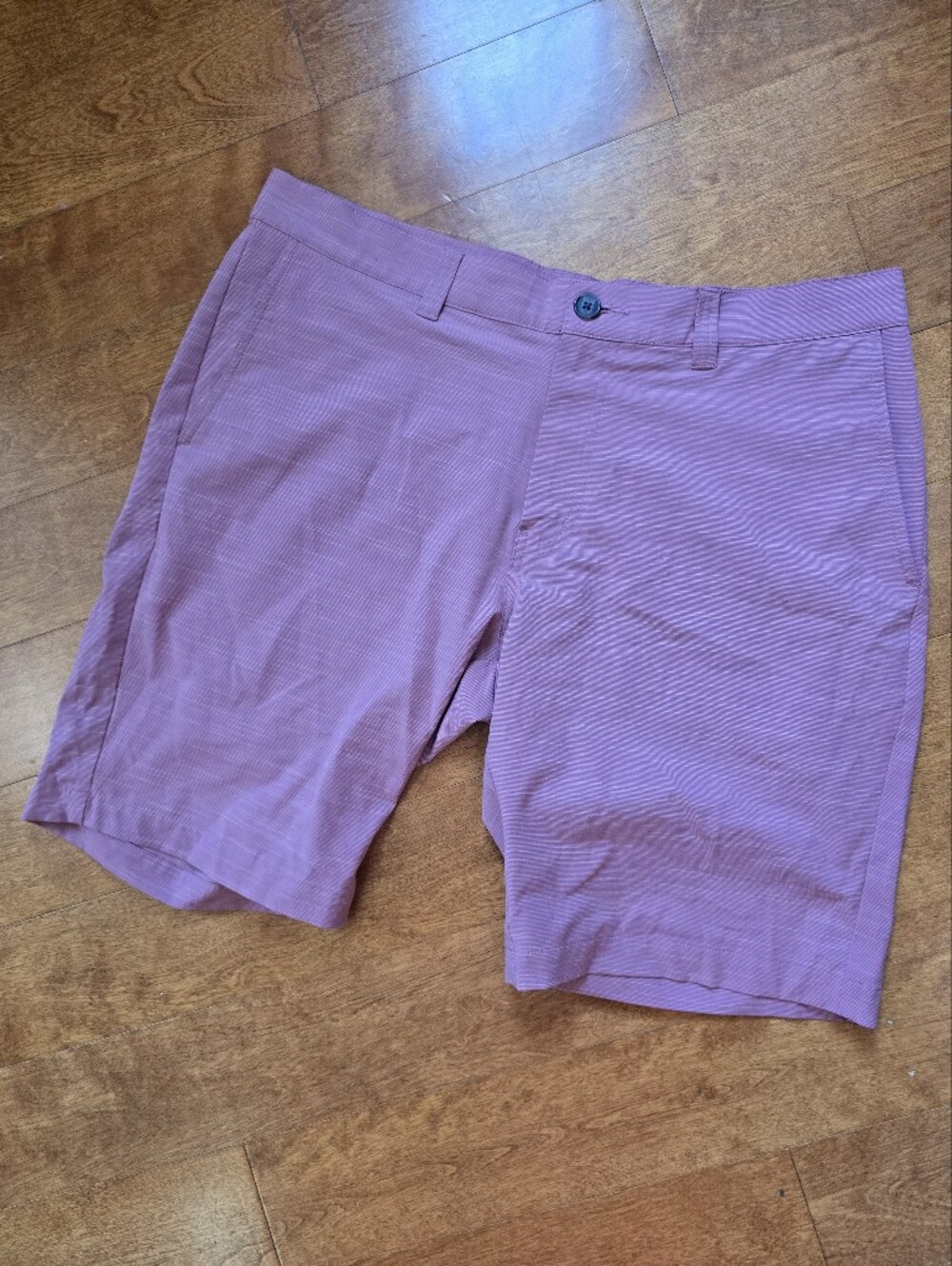 Travis Mathew size 36 mens shorts